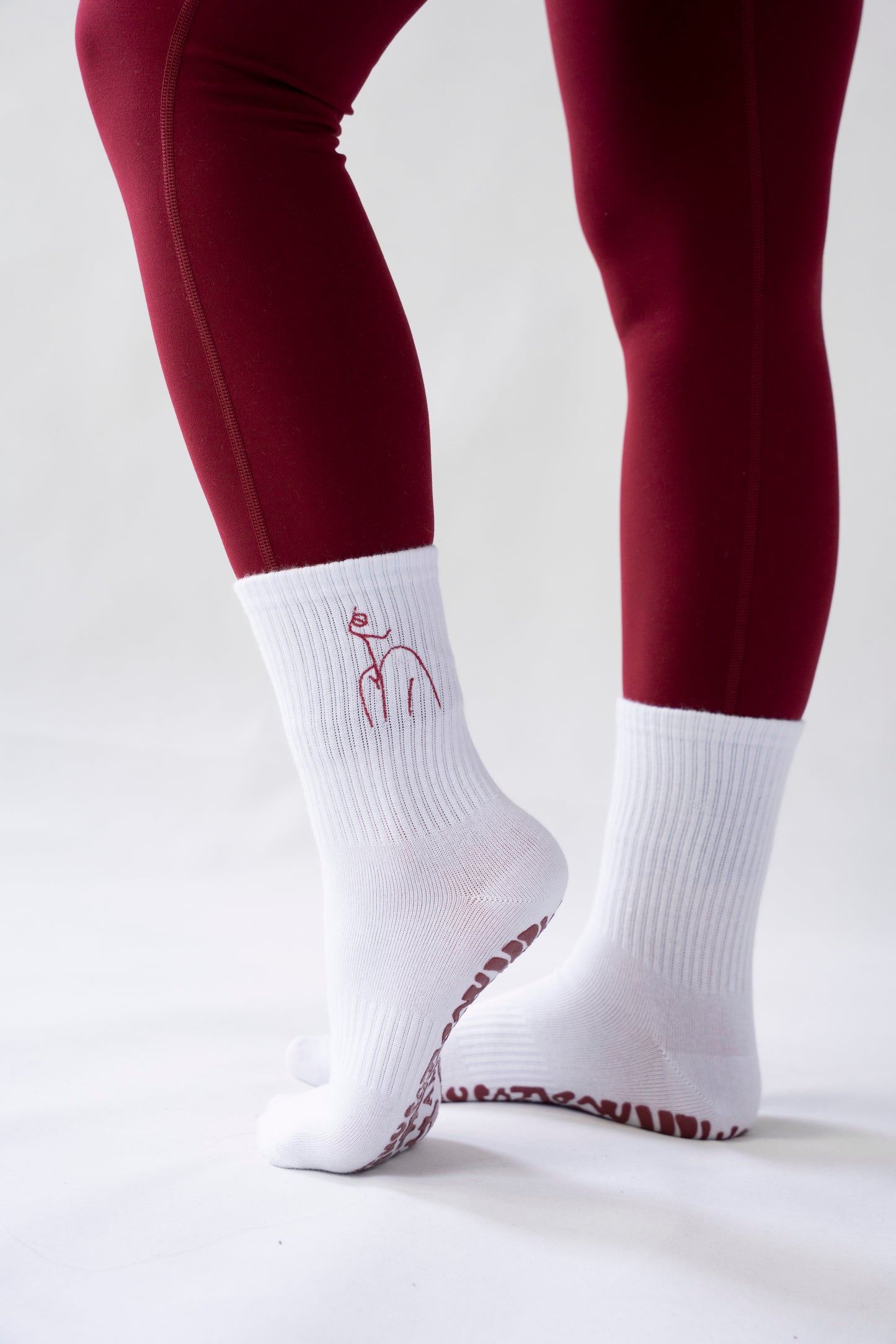 Embroidered Crew Grip Socks - White/Burgundy