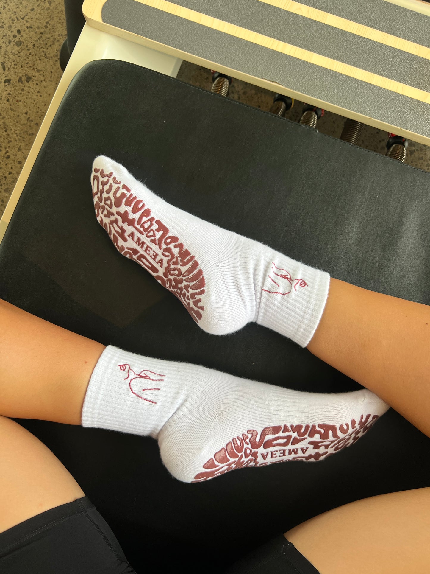 Embroidered Crew Grip Socks - White/Burgundy